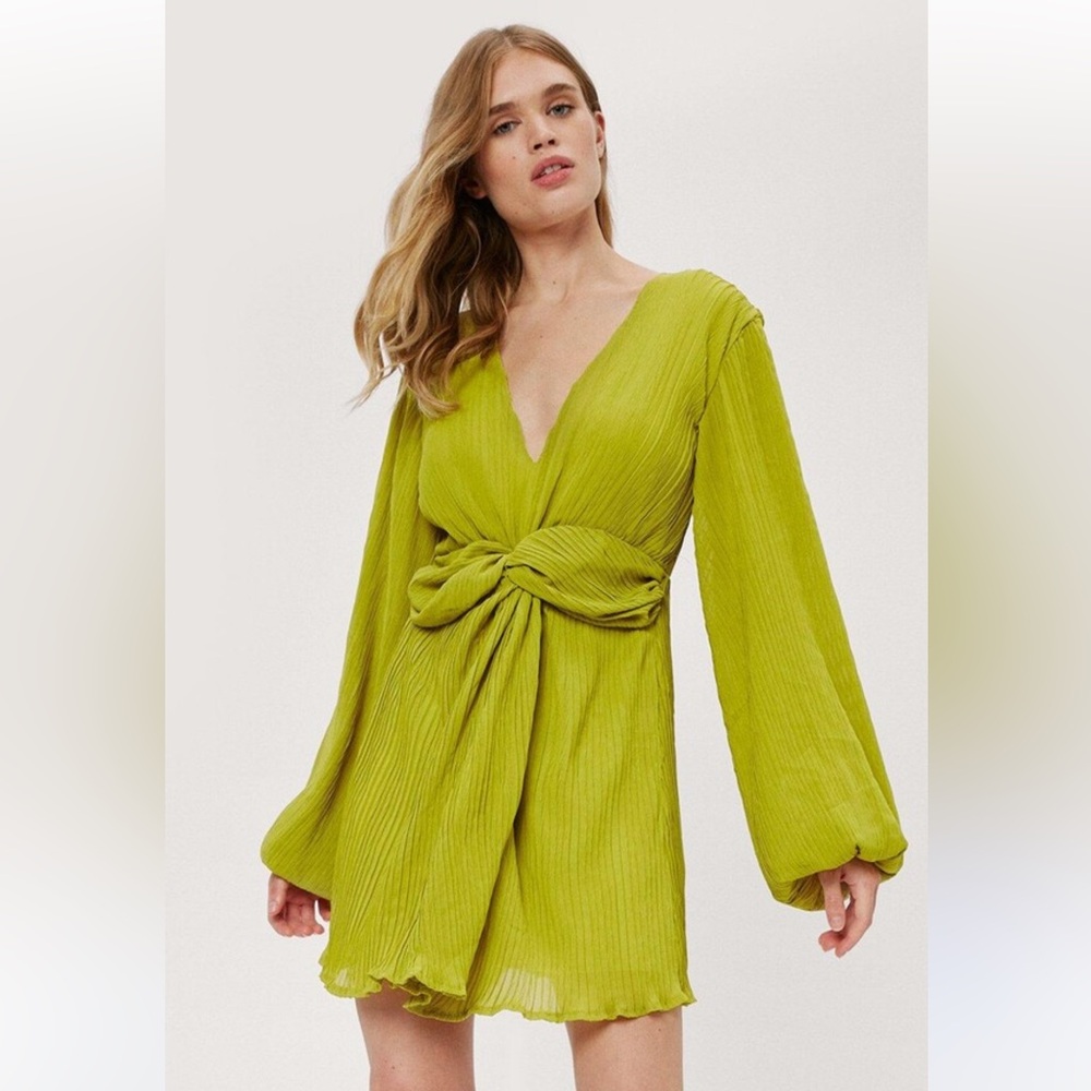 Nasty Gal Pleated Lettuce Hem
Twist Front Mini Dress